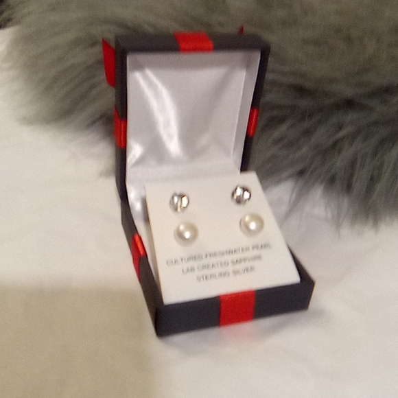 Pearl and Sapphire SS Pierced Stud Duo BNIB - Picture 11 of 14